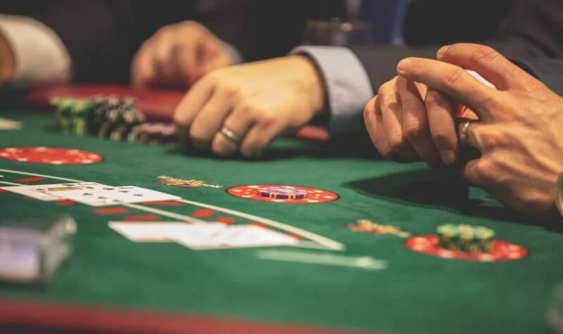 La persistencia de Bryce Carlson en el blackjack